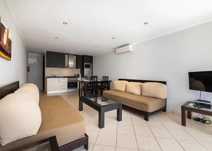 Pé Do Lago 1 Bedroom Apartment With Pool